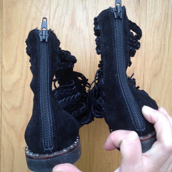 black Jeffrey Campbell fringe sandals (size: 6) - Picture 6 of 8
